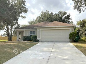 1065 Guild St in Port Charlotte, FL - Building Photo