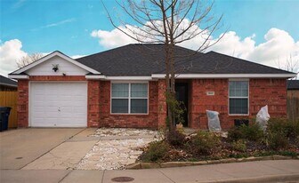 5044 La Paloma Dr in Dallas, TX - Building Photo