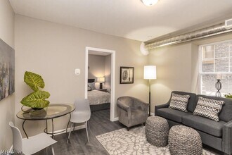 14814 Clifton Blvd in Lakewood, OH - Foto de edificio - Building Photo