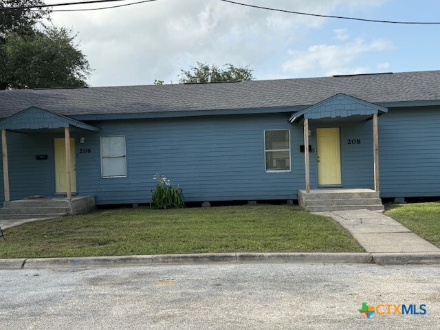 property at 206 E Sabine St
