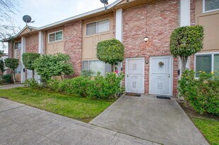 1330 N Linden Ave in Fresno, CA - Building Photo