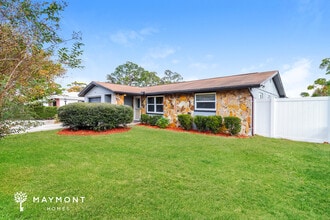 15634 Sea Pines Dr in Hudson, FL - Foto de edificio - Building Photo
