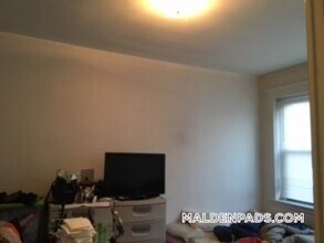 17-19 Washington St., Unit 212 in Malden, MA - Building Photo - Building Photo