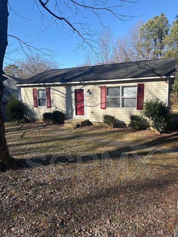 property at 5914 Amberly Ln