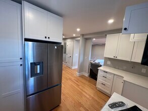 85 Cannon St, Unit 2 in Poughkeepsie, NY - Building Photo - Building Photo
