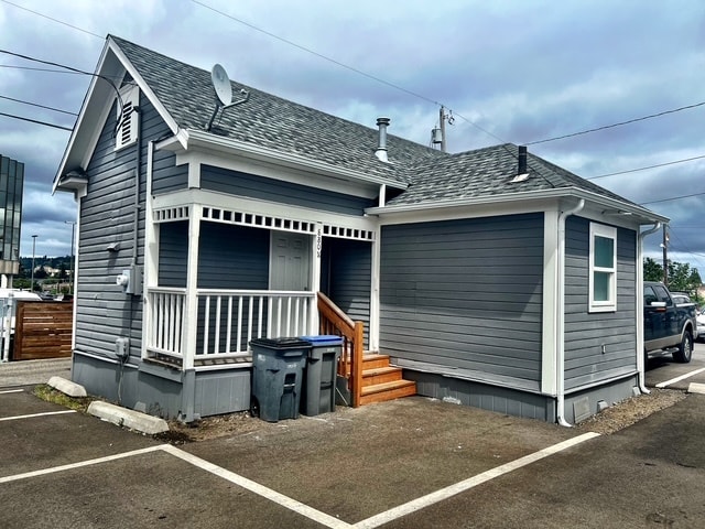 property at 880 Burwell St