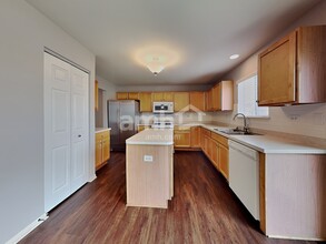 528 Alyssa St in Plano, IL - Foto de edificio - Building Photo