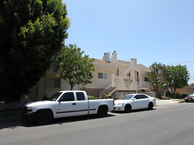 16050 Hart St in Van Nuys, CA - Building Photo - Building Photo