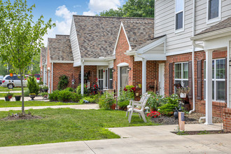 Majors Crossing in Rock Creek, OH - Building Photo - Building Photo