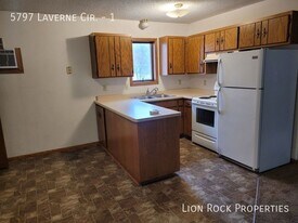 5797 Laverne Cir N in Baxter, MN - Building Photo