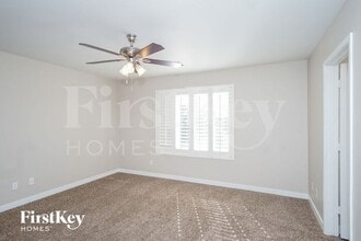 1605 Silver Knoll Ave in Las Vegas, NV - Building Photo - Building Photo