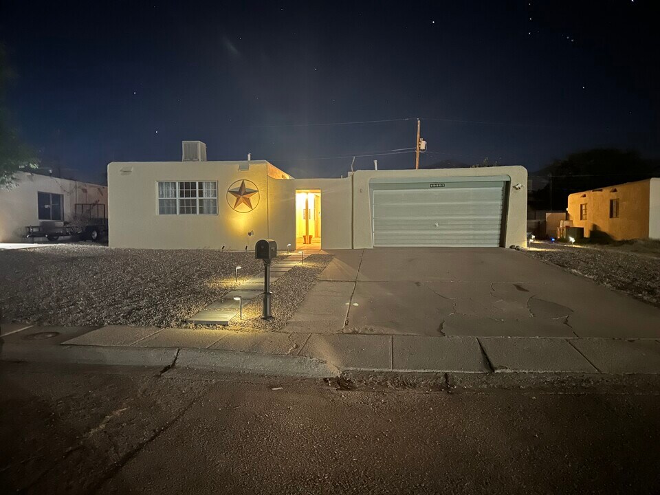 1516 Lincoln Ave in Alamogordo, NM - Building Photo