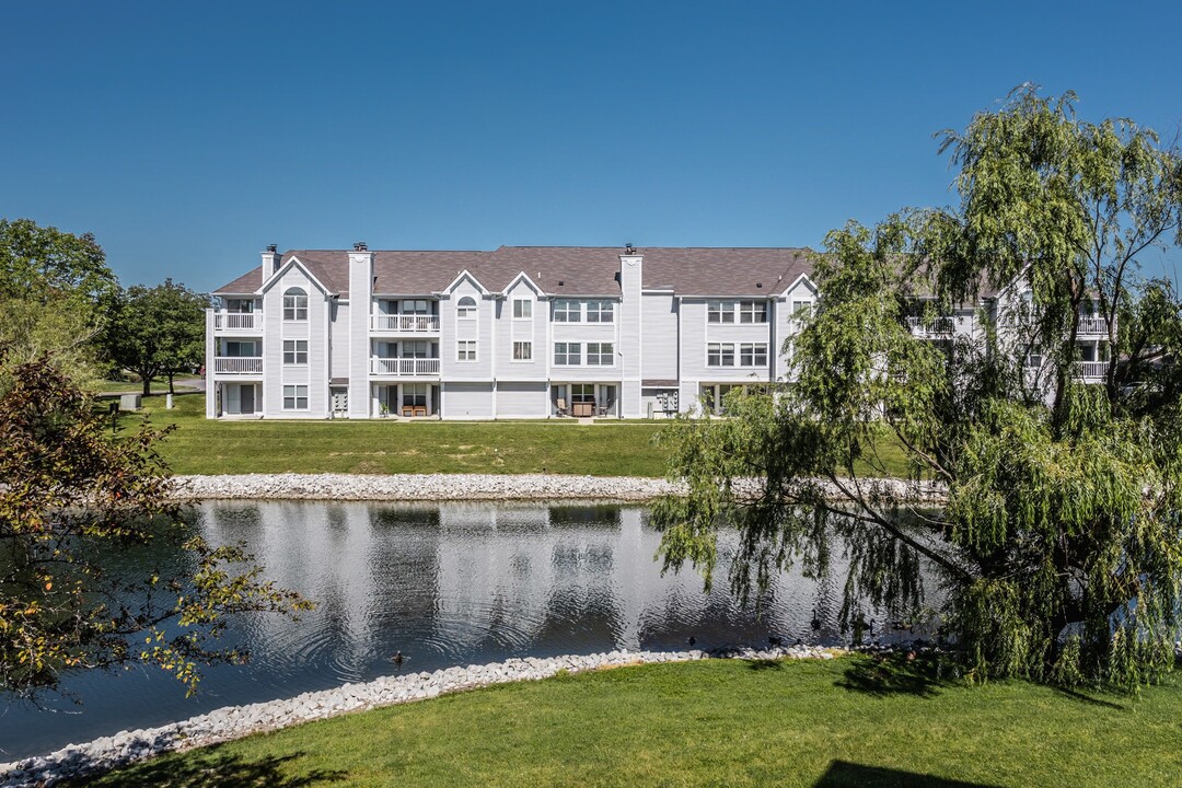 Sundance Apartments in Indianapolis, IN - Building Photo