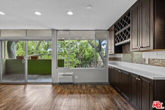 1200 Flores St in West Hollywood, CA - Building Photo - Building Photo