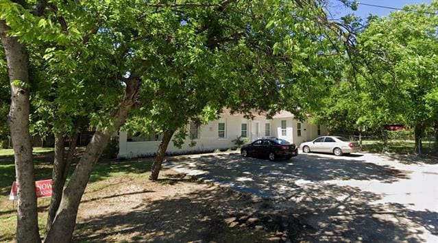 property at 805 S Tyler St