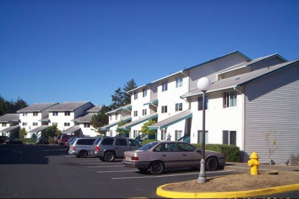 The Ridge Apartments in Lincoln City, OR - Building Photo