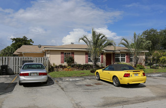 900 NE 16th St in Fort Lauderdale, FL - Building Photo - Building Photo