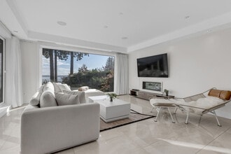 2550 Palmerston Ave in West Vancouver, BC - Building Photo - Building Photo