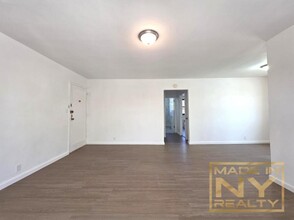 196- 71 69th Ave in Queens, NY - Building Photo - Building Photo