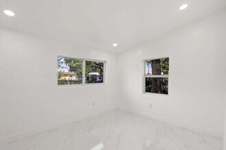 1530 NW 18th Ct in Fort Lauderdale, FL - Building Photo - Building Photo