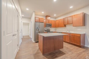 8755 Hanna Ln NE in Lacey, WA - Building Photo