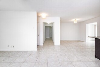 121 SW 2nd Ave in Boca Raton, FL - Building Photo - Building Photo