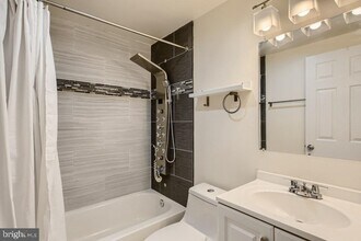 9 Robinway Ct in Nottingham, MD - Building Photo - Building Photo