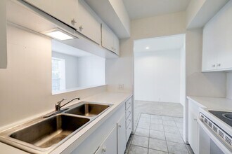 5353 Institute Ln in Houston, TX - Foto de edificio - Building Photo