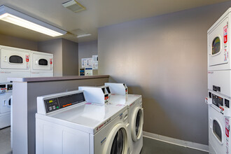 Acacia Apartments in Chico, CA - Building Photo - Interior Photo