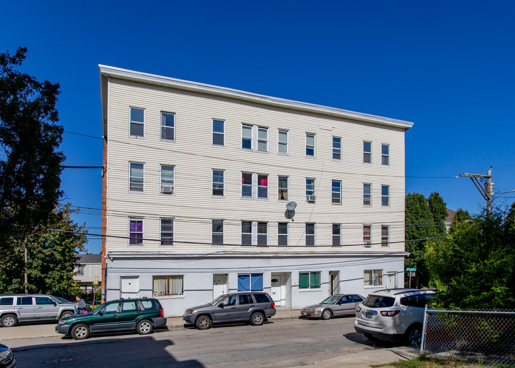 61 Bacon St in Biddeford, ME - Foto de edificio