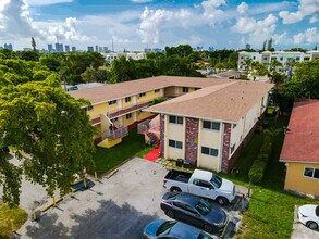 2220 Madison St in Hollywood, FL - Building Photo - Building Photo