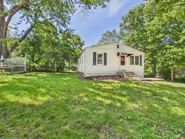 property at 6607 NE 49th St