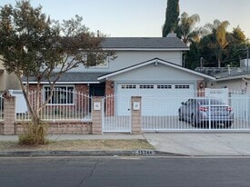 15344 Leadwell St in Van Nuys, CA - Building Photo