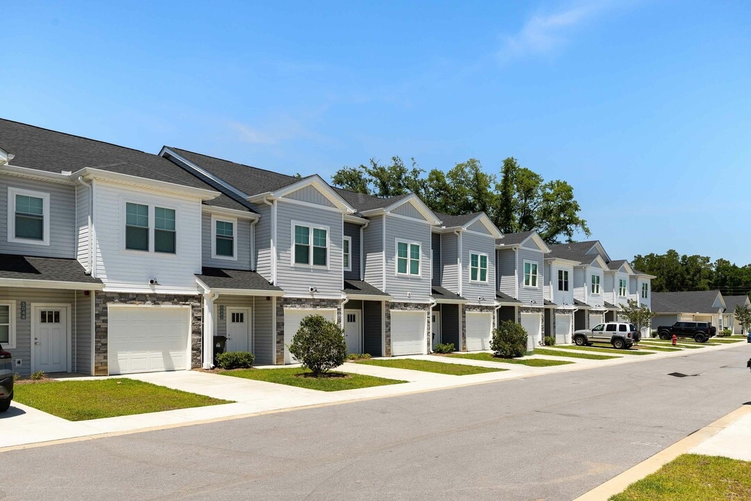 Arena Villas at Blue Angel in Pensacola, FL - Foto de edificio
