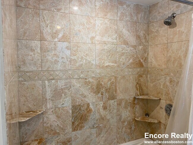 property at 34 Greenwich Pk