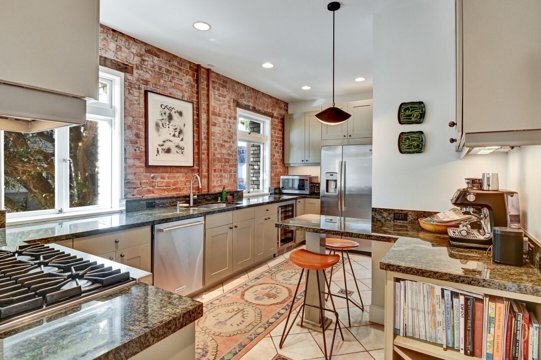 2299 Sacramento St in San Francisco, CA - Building Photo