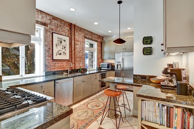 property at 2299 Sacramento St