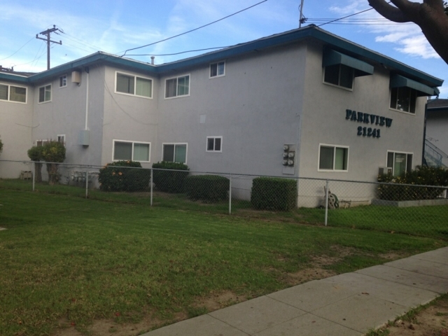 Parkview Apartments in Carson, CA - Building Photo - Building Photo