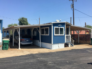 Shady Rest Mobile Home Park in Stockton, CA - Building Photo - Building Photo