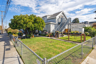 160 N Claremont St in San Mateo, CA - Building Photo - Building Photo