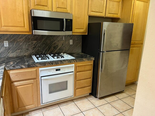 513 Callippe Ct in Brisbane, CA - Building Photo - Building Photo