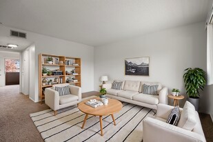 Campus Place Apartments in Chico, CA - Building Photo