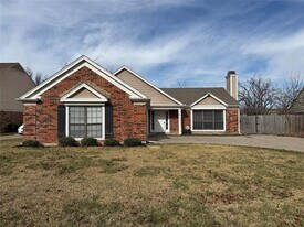 1517 Huntington Dr in Mesquite, TX - Building Photo