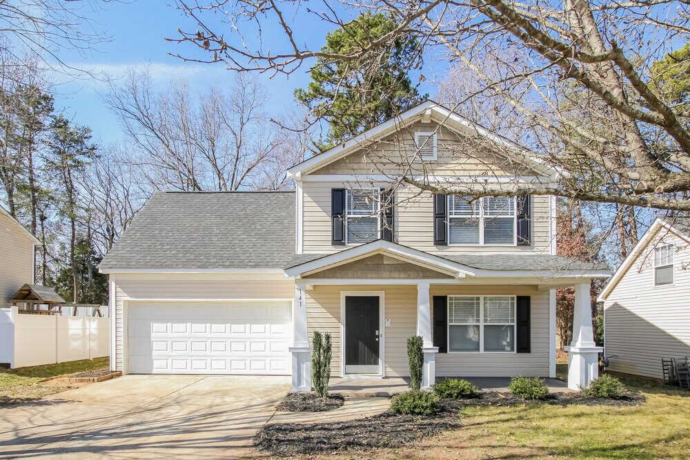 141 Peterborough Dr in Mooresville, NC - Building Photo
