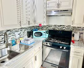 5333 Longridge Ave in Las Vegas, NV - Foto de edificio - Building Photo