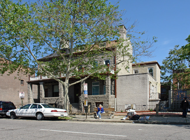 3512 Bank St in Baltimore, MD - Foto de edificio - Building Photo