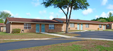 Gibb Oak Ridge Village in Tallahassee, FL - Building Photo - Building Photo