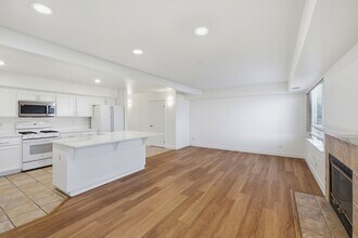 14 Orange Blossom Way in Watsonville, CA - Building Photo - Building Photo