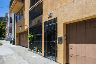 600 Oak in San Francisco, CA - Building Photo - Building Photo