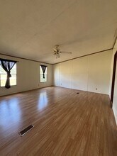 7 Jacob St in Huntsville, TX - Foto de edificio - Building Photo